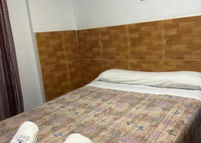 Pensión LF - No Fumadores - Habitaciones Con Baño Privado - Sin Ascensor