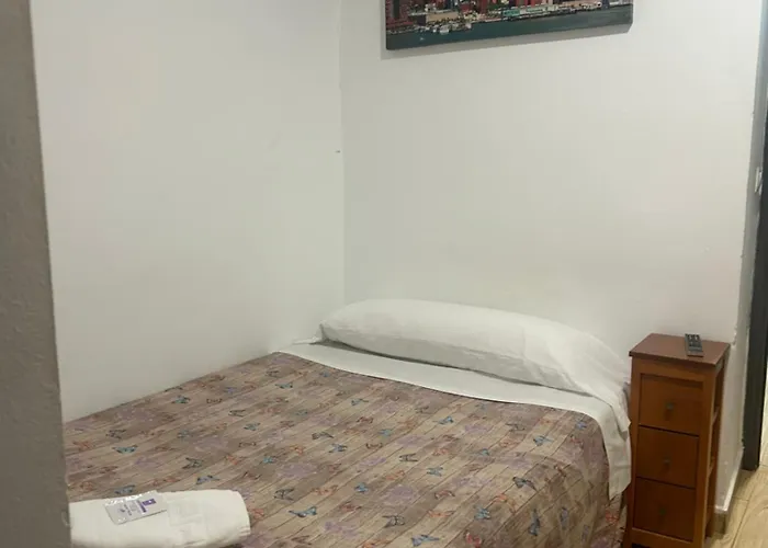 Pensión LF - No Fumadores - Habitaciones Con Baño Privado - Sin Ascensor